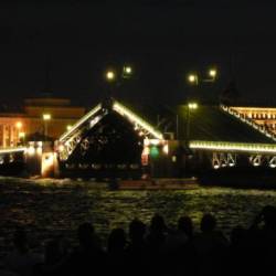 Nächtliche Öffnung der Zugbrücken, St. Petersburg